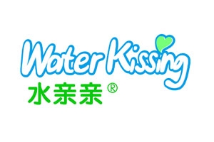 Water kiss (Water kissing) is the Shenzhen Commodity Square Commodity Co., Ltd. Free Commodities brand. Shenzhen Royal Commodities Square Commodity Co., Ltd. is located in the beautiful international garden coastal city - Shenzhen, under the Royal Square International Holdings Limited Hong Kong investment holding, founded in 2003, has its own 20,000 square meters standard factory, the first use of 100,000 Full air-conditioning (GMPC) clean space, imports more than 10 automatic production lines.